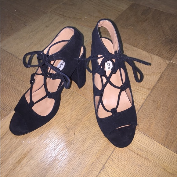Steve Madden "Aryah" sandal. Lace up heels - Picture 2 of 5