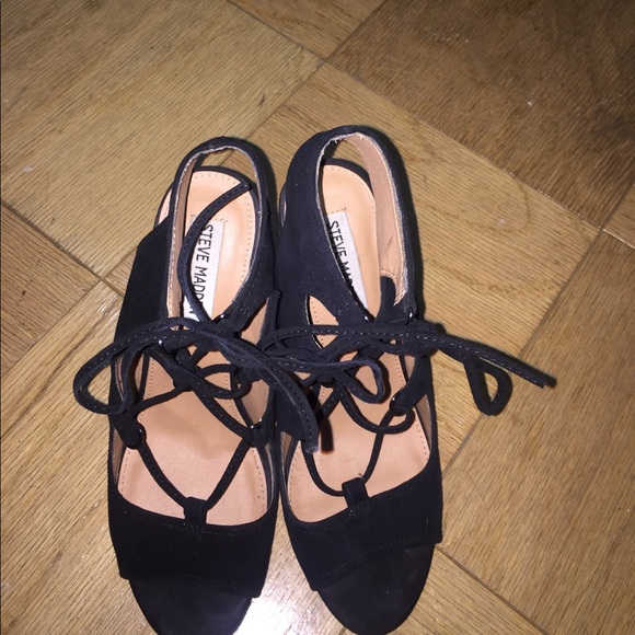 Steve Madden "Aryah" sandal. Lace up heels - Picture 3 of 5