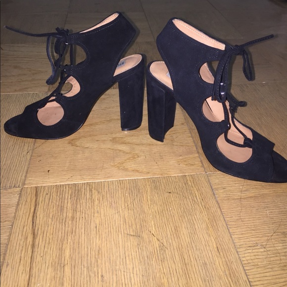 Steve Madden "Aryah" sandal. Lace up heels - Picture 4 of 5