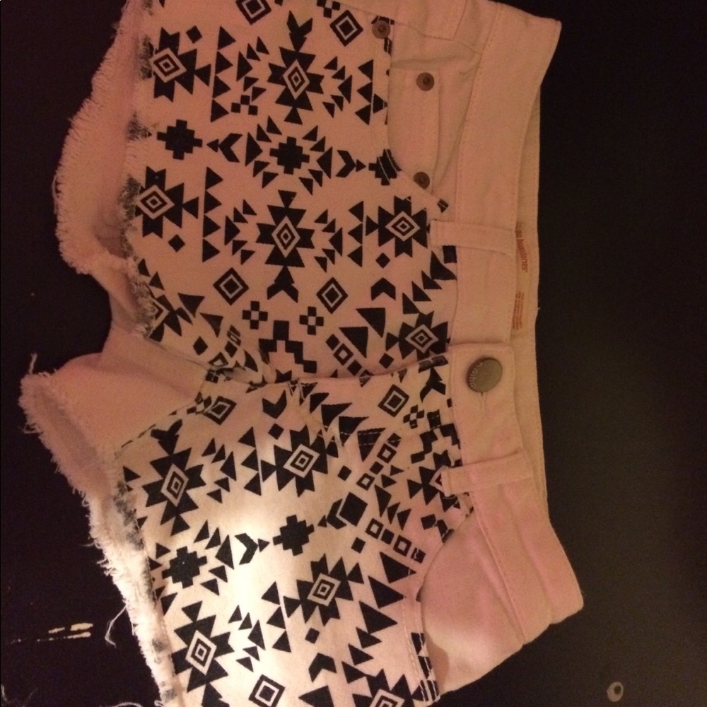 No Boundaries shorts