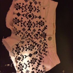 No Boundaries shorts