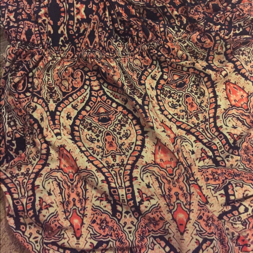 patterned jumpsuit - Picture 3 of 3