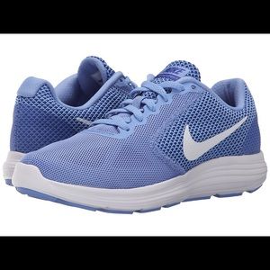 Nike Revolution 3