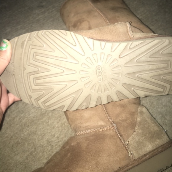 UGGS - Picture 6 of 7