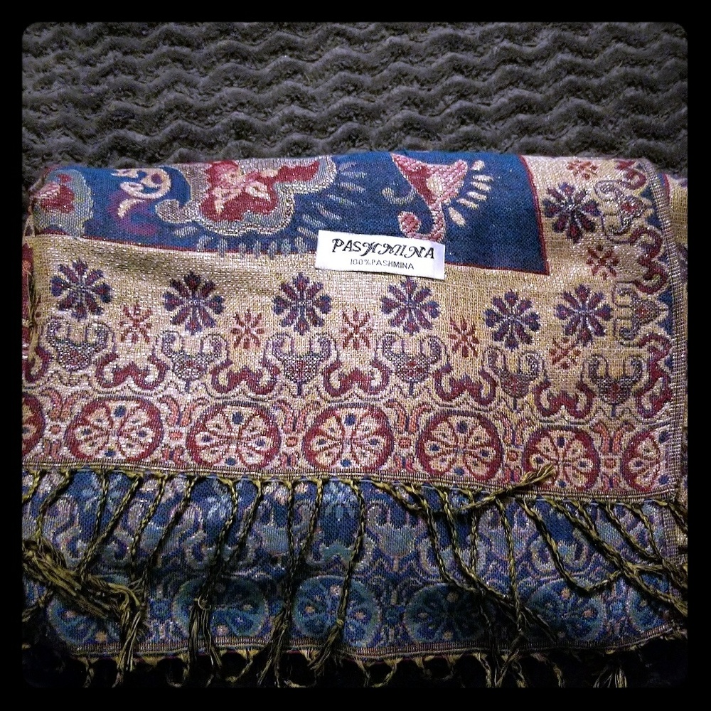 Pashmina scarf