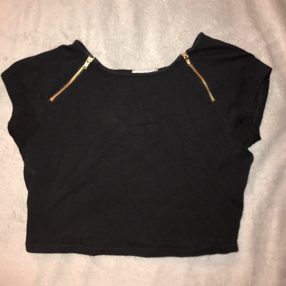 cropped shirt