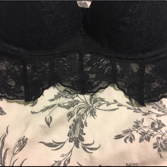 Victoria's Secret Laced Black Push Up Bralette NWT - Picture 2 of 4
