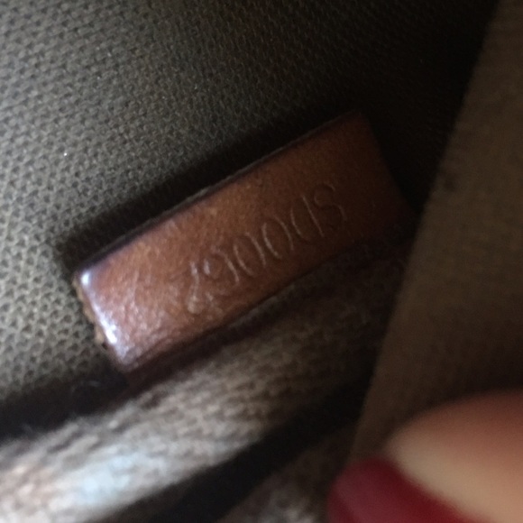 *SOLD* LOUIS VUITTON PM BUCKET BAG - Picture 3 of 8