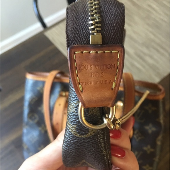 *SOLD* LOUIS VUITTON PM BUCKET BAG - Picture 8 of 8