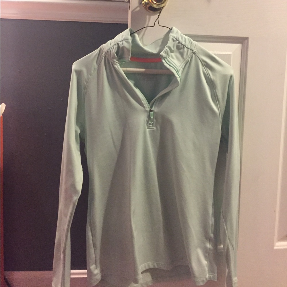 athletic long sleeve pullover