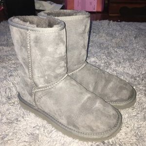 "Uggs" light grey short boots
