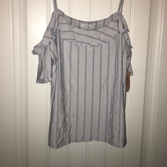 American Eagle Off the Shoulder/ Soft and Sexy Top - Picture 1 of 4
