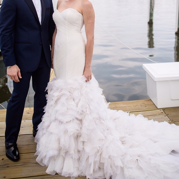Monique Lhuillier Wedding Dress - Picture 1 of 6