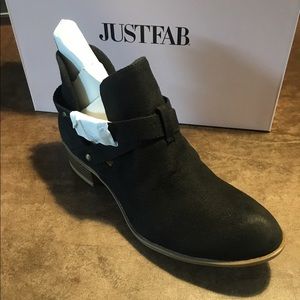 Faux leather bootie