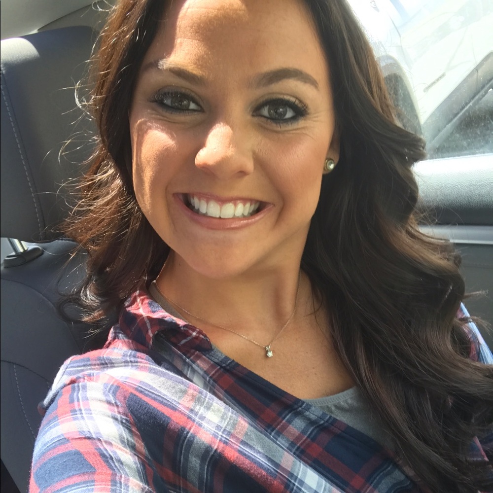 Meet your Posher, Julieann