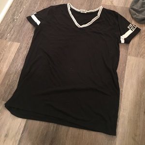 vs pink-size medium black t shirt