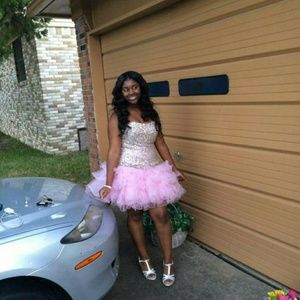 Pink sherri hill homecoming dress