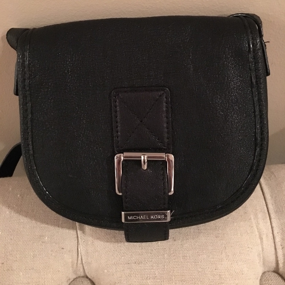 ONE DAY SALE!!! ✨ MK saddle cross body