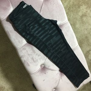 Workout Capri leggings XS
