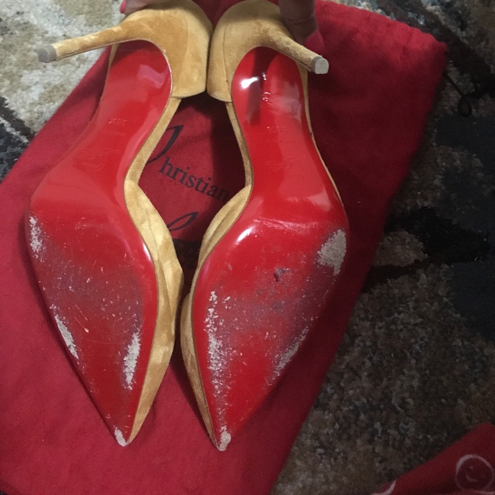 Red bottom heals - Picture 2 of 4