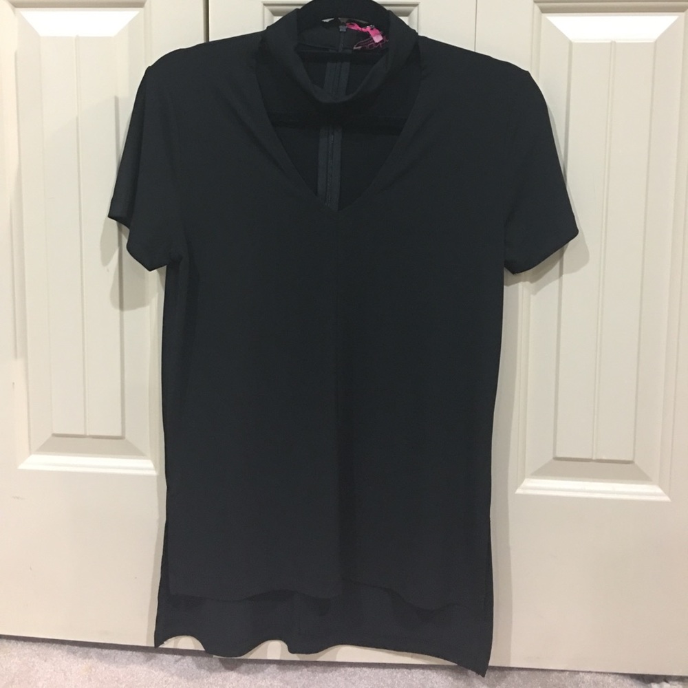 Boohoo chocker style v neck shirt