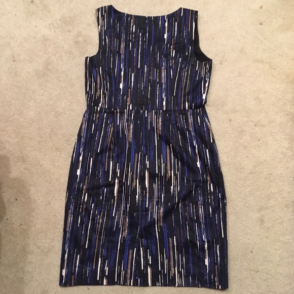 Square neck dress - Picture 4 of 6