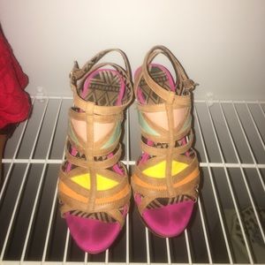 Jessica Simpson wedges!!!