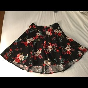 🌸CUTE HOLLISTER FLORAL SKATER SKIRT🌸