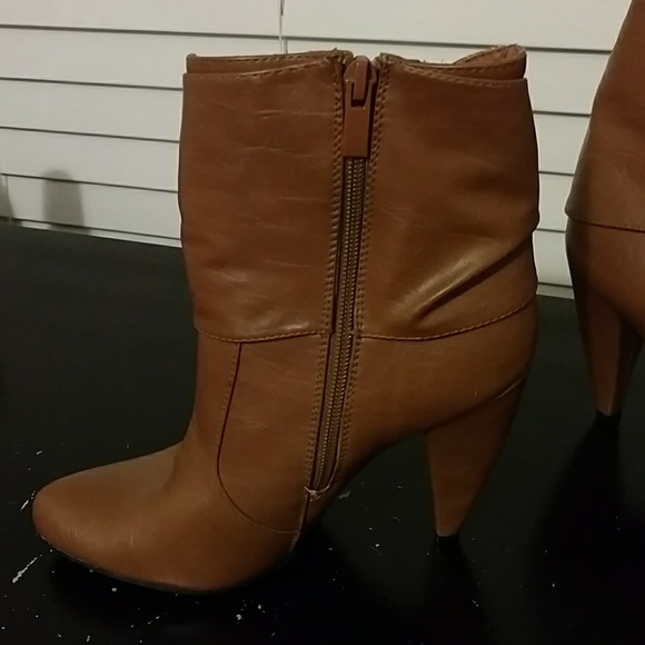 Heels - Picture 2 of 4