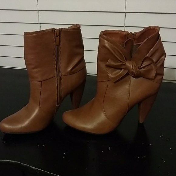 Heels - Picture 4 of 4