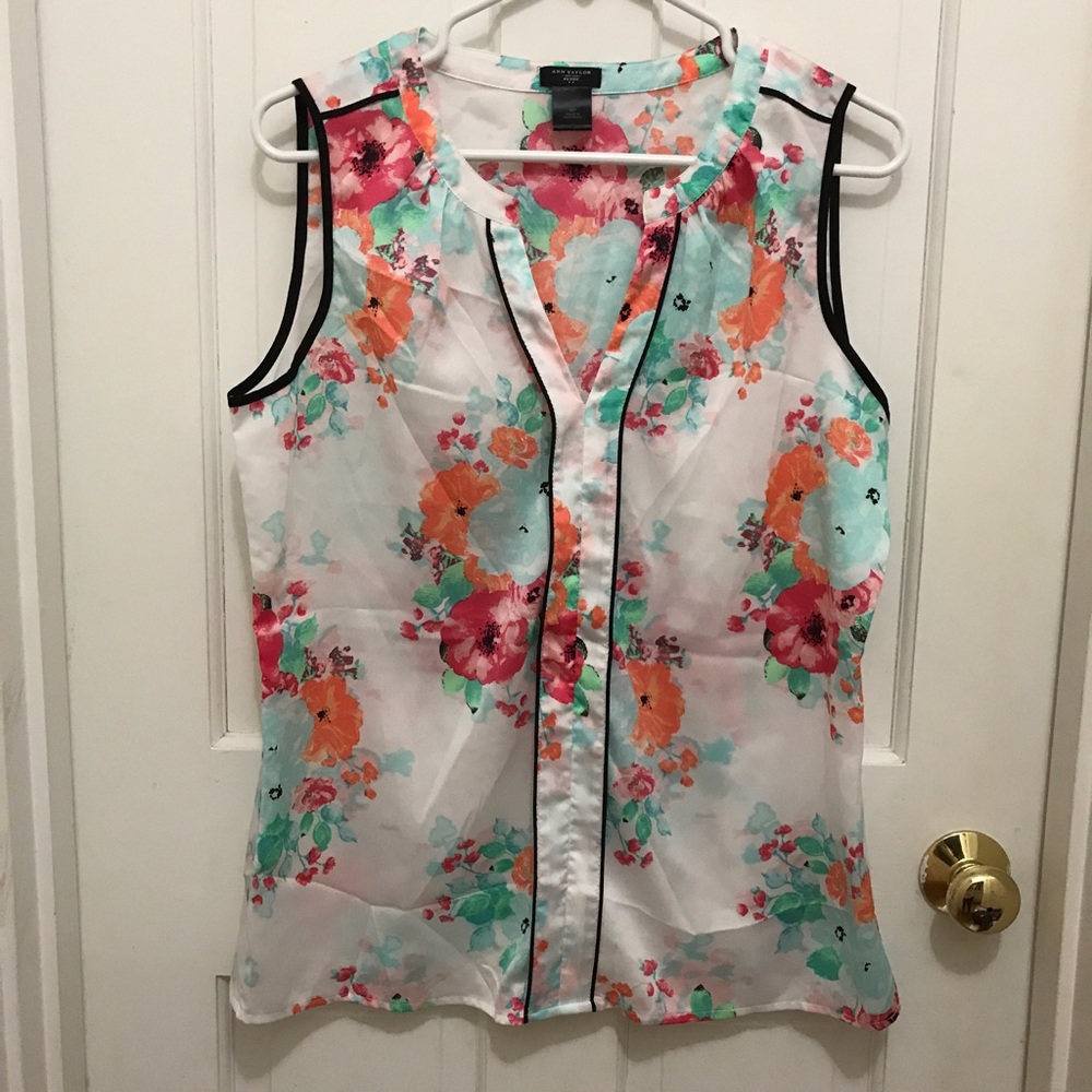Ann Taylor Sleeveless top blouse ( floral )