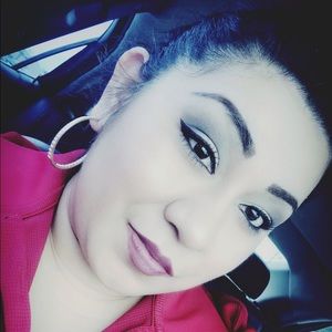 Meet your Posher, Gladis