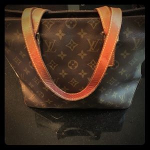 Authentic Louis Vuitton Cabos Piano Shoulder Bag!