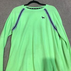 Size M, vibrant green pink/vs crew neck