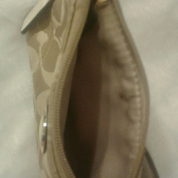 Coach wristlet - Picture 2 of 2