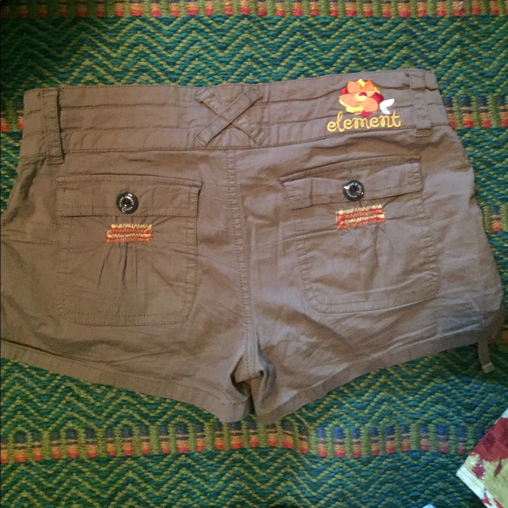Element shorts