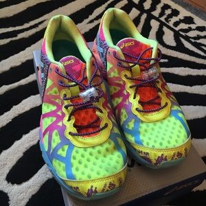 Women's ASIC Noosas size 8