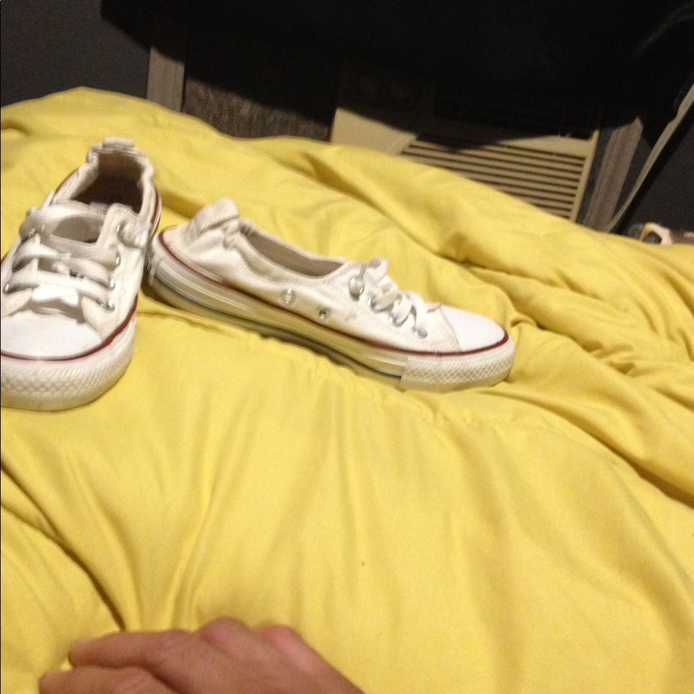 White canvas converse size boys 4.5