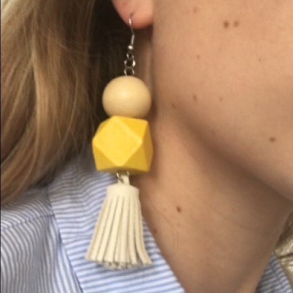 Drop earrings with beads & velvet tassel Yellow - Picture 4 of 7