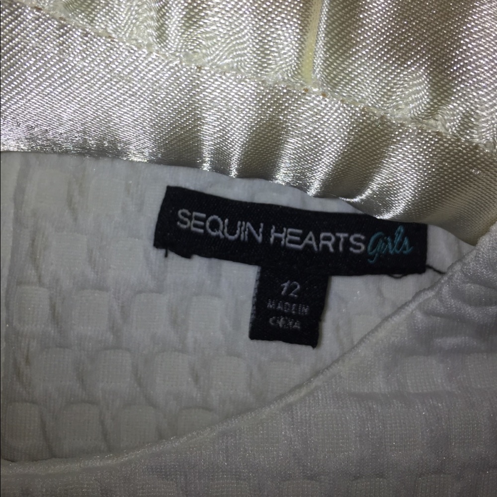 WHITE DRESS - Picture 2 of 4