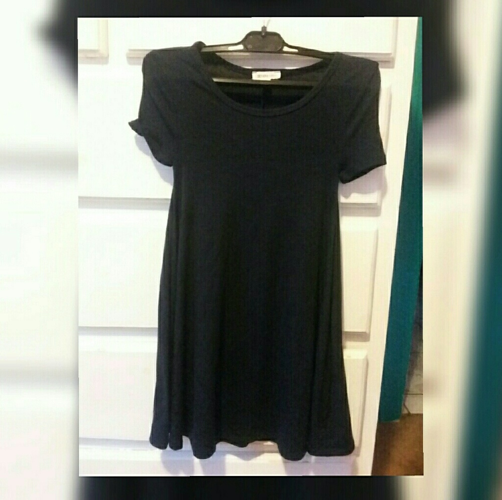 💙A Dark Blue, flowy, dress