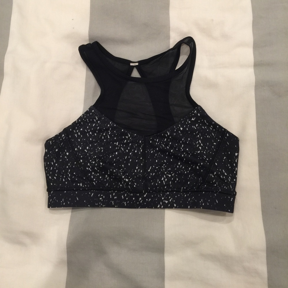 Lululemon sports bra size 6