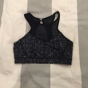 Lululemon sports bra size 6