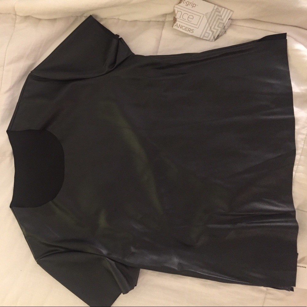 Black American apparel shirt