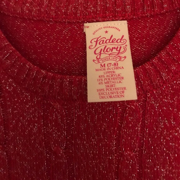 🎉BOGO🎉 Red and black sweater - Picture 2 of 3