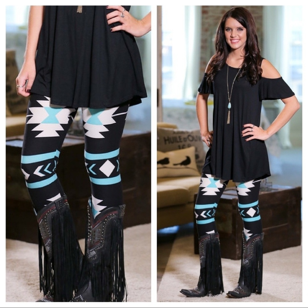 🪙5/$10💰Black and Turquoise Aztec Leggings