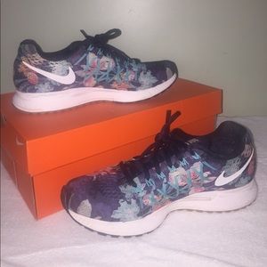 Nike Pegasus 32 Photosynthesis Sneakers