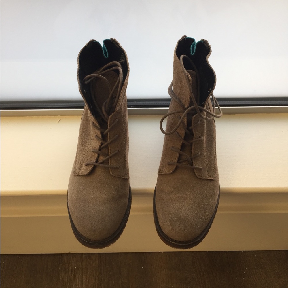 Steve Madden Taupe/Gray booties