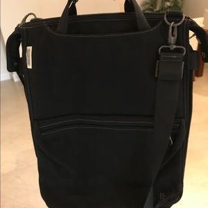 Ellington messenger back