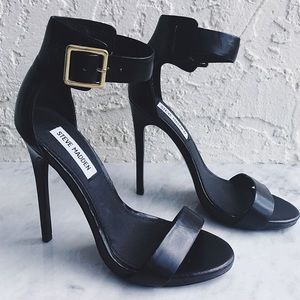 Steve Madden Black heels